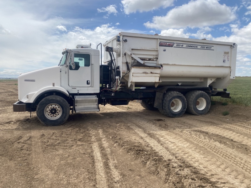 2013 KENWORTH T800 W/ 920-18 ROTO-MIX