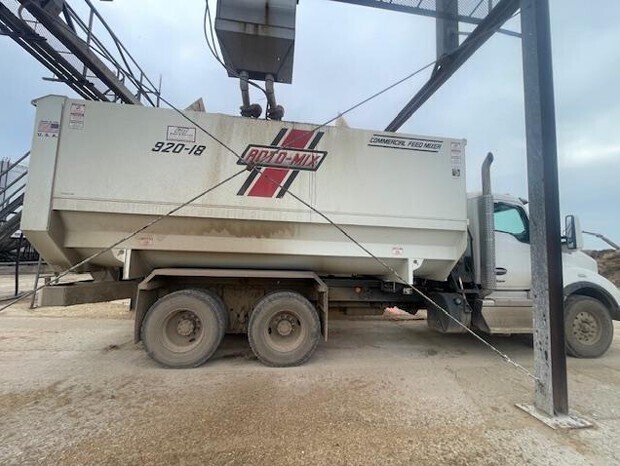 2022 KENWORTH T880 W/ 920-18 ROTO-MIX